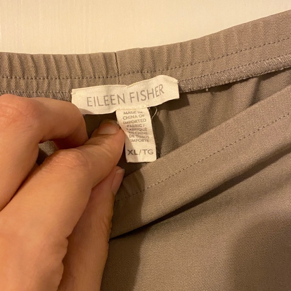 Eileen Fisher Women’s Khaki Capris - Picture 2 of 3